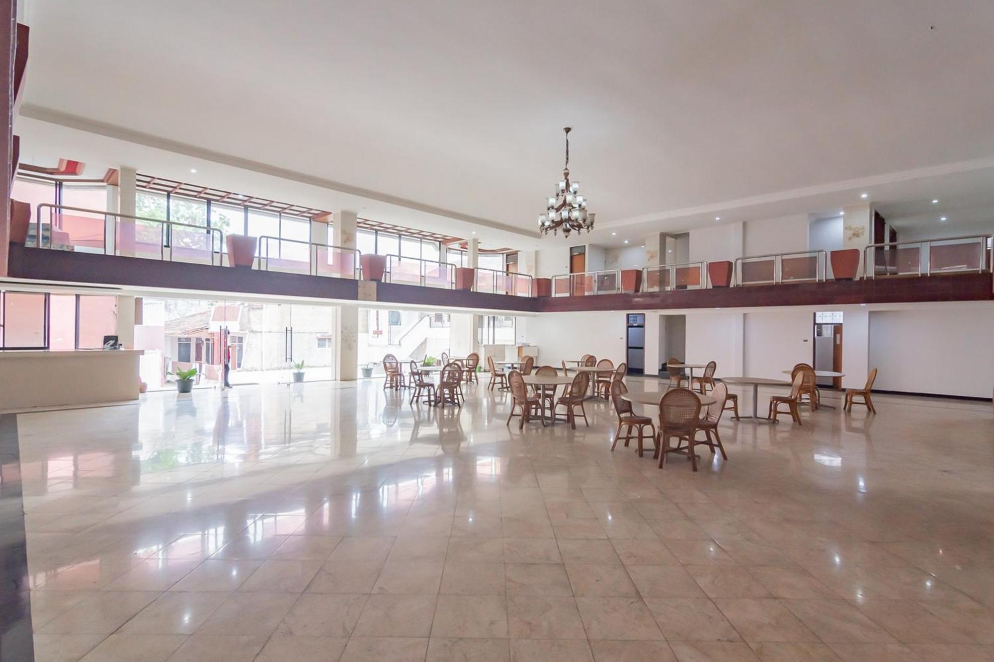 Hotel Reddoorz Near Sukabumi Station 2 Exterior foto