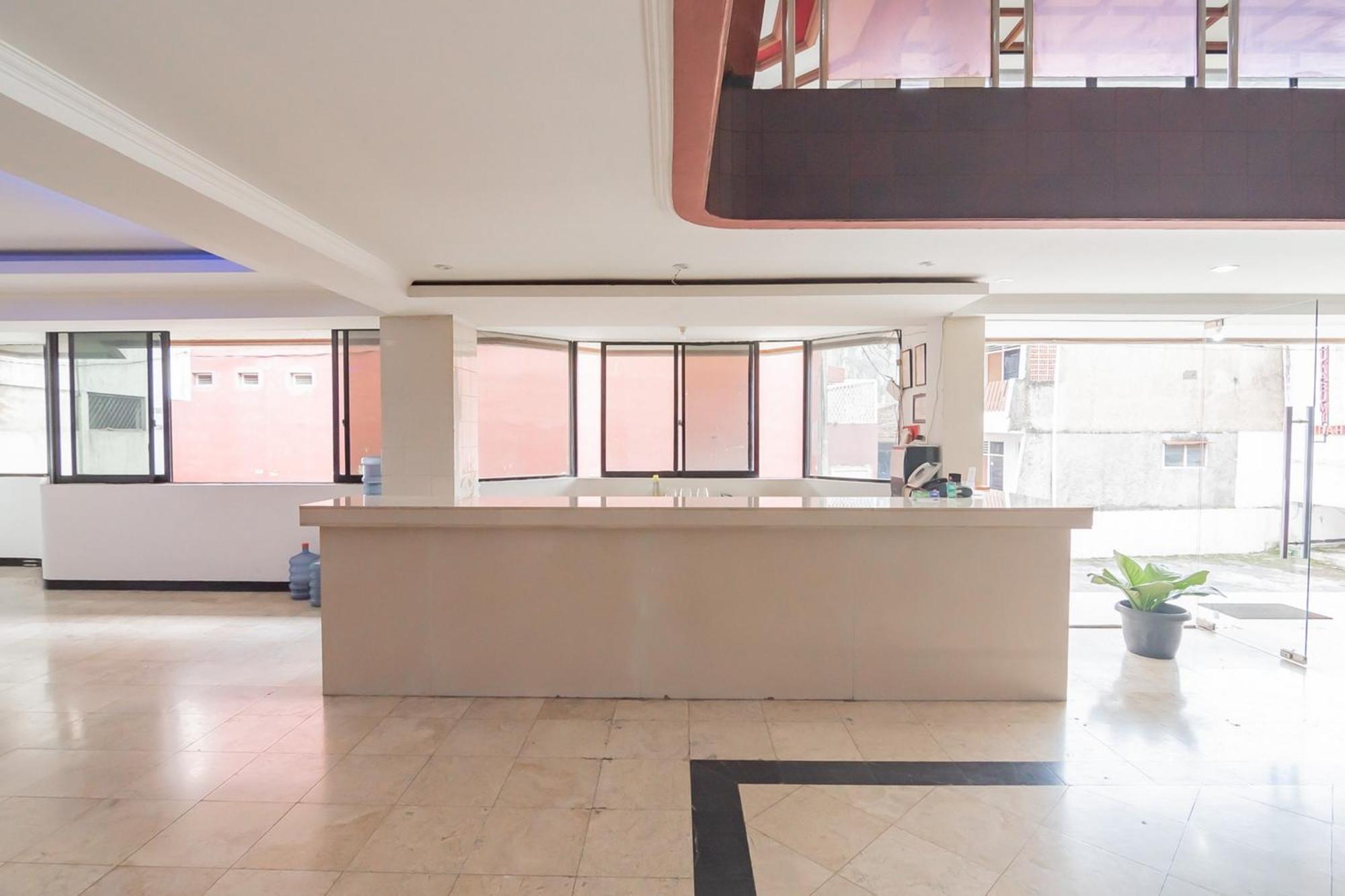 Hotel Reddoorz Near Sukabumi Station 2 Exterior foto