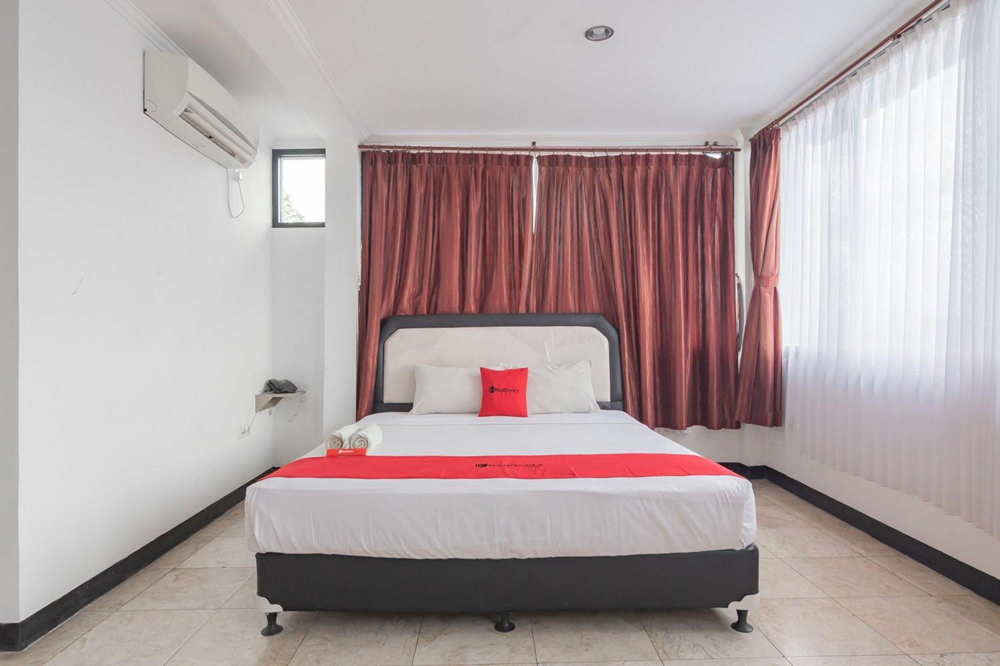 Hotel Reddoorz Near Sukabumi Station 2 Exterior foto