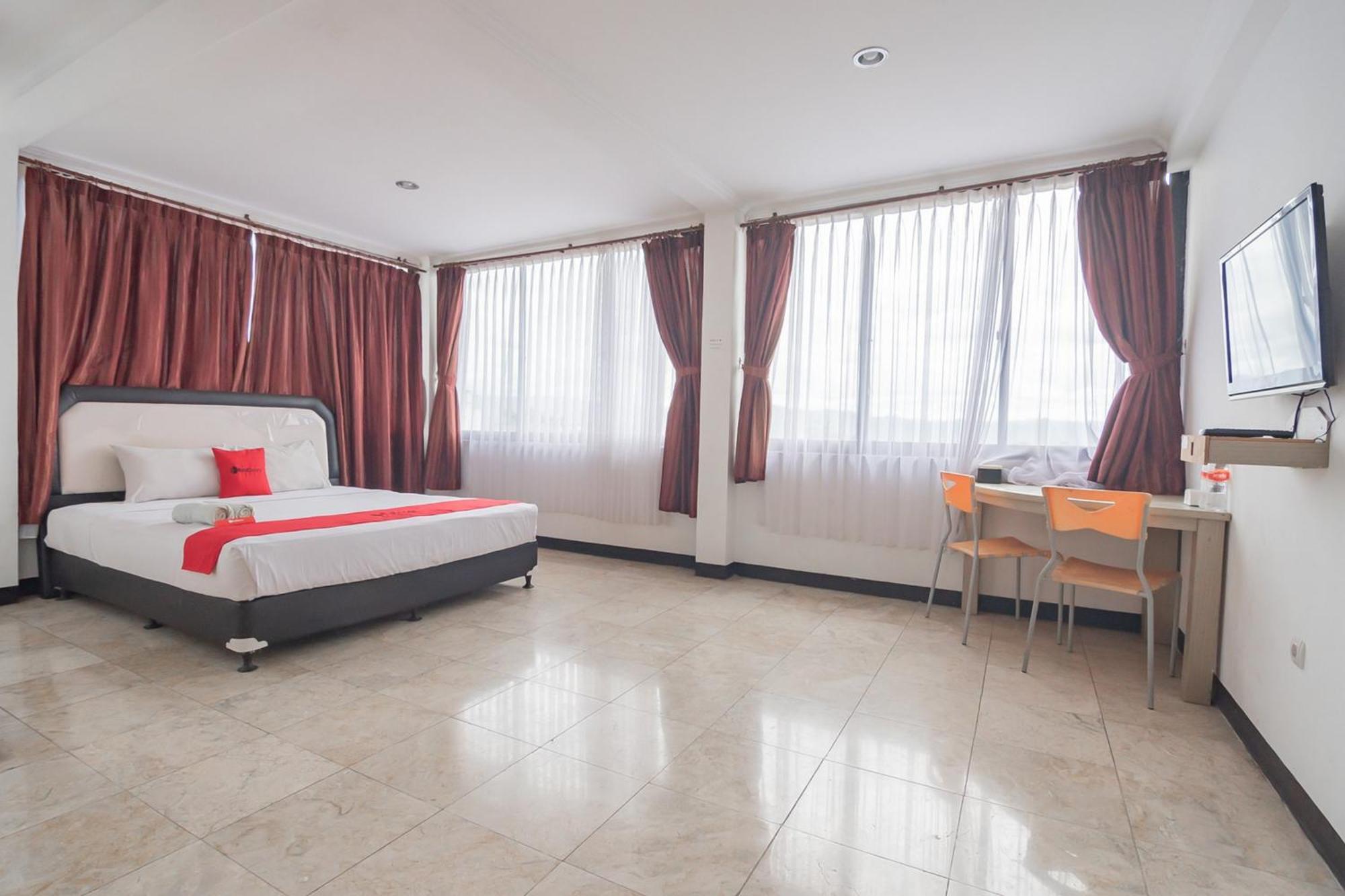 Hotel Reddoorz Near Sukabumi Station 2 Exterior foto