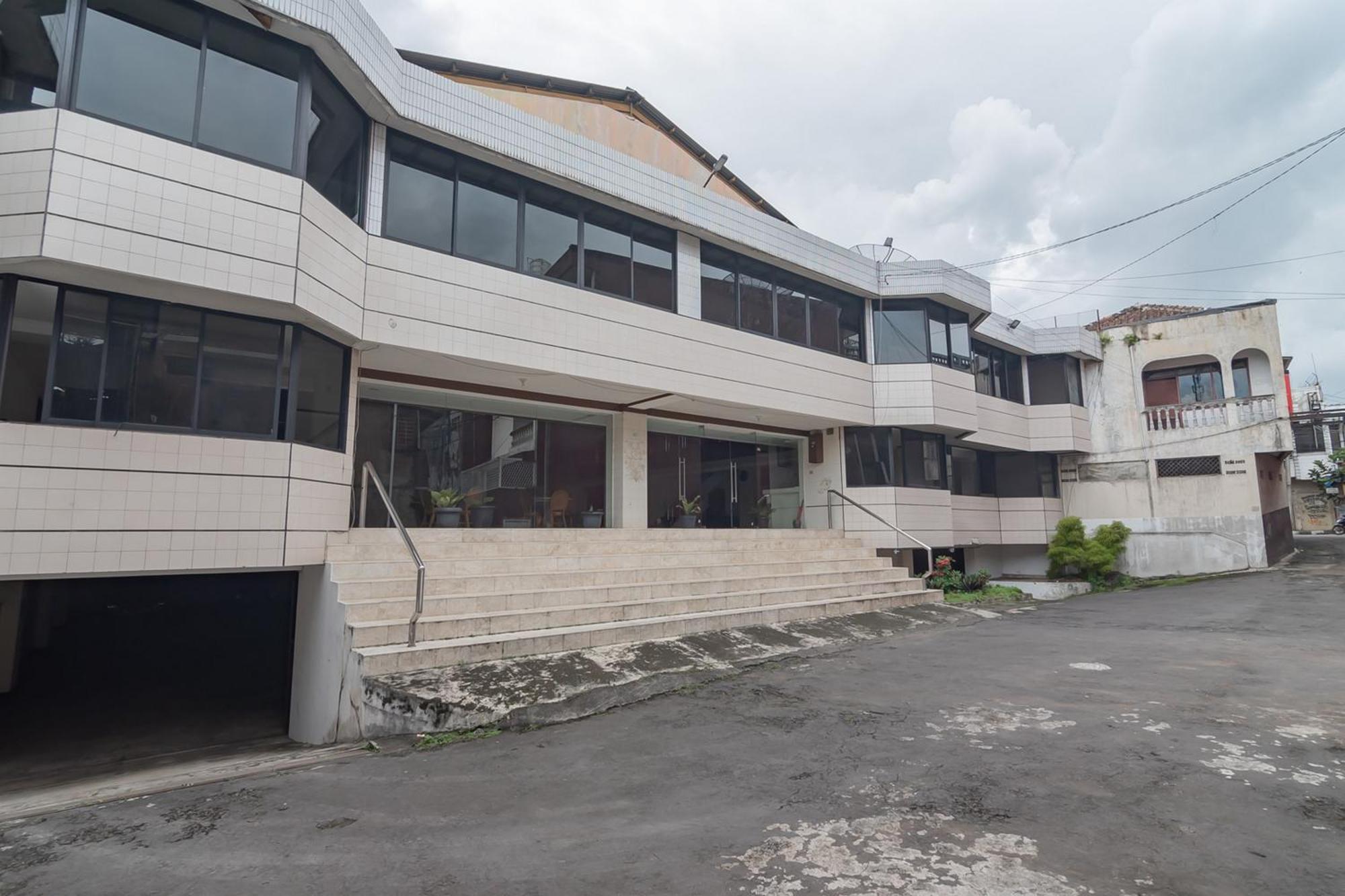Hotel Reddoorz Near Sukabumi Station 2 Exterior foto