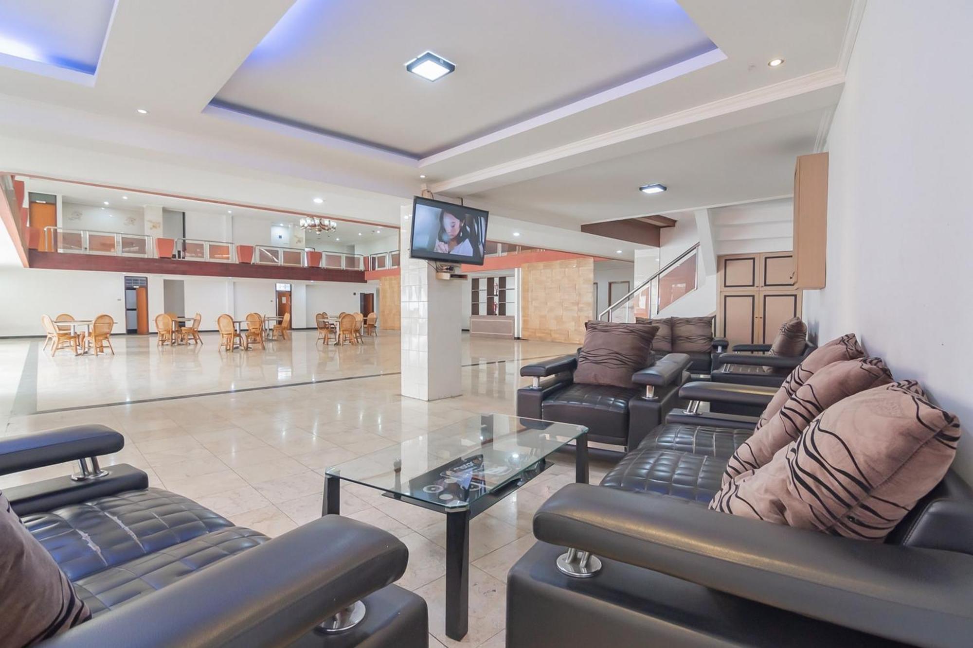 Hotel Reddoorz Near Sukabumi Station 2 Exterior foto
