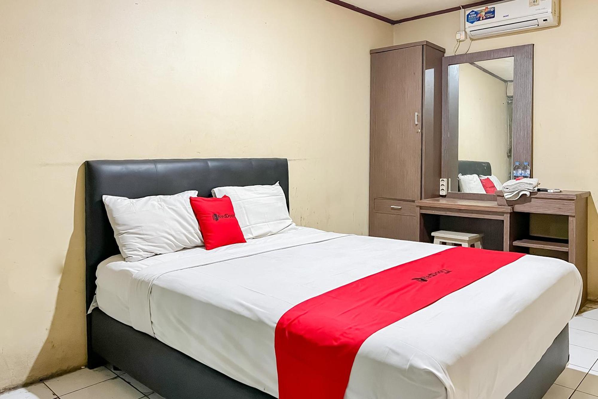 Hotel Reddoorz Near Sukabumi Station 2 Exterior foto