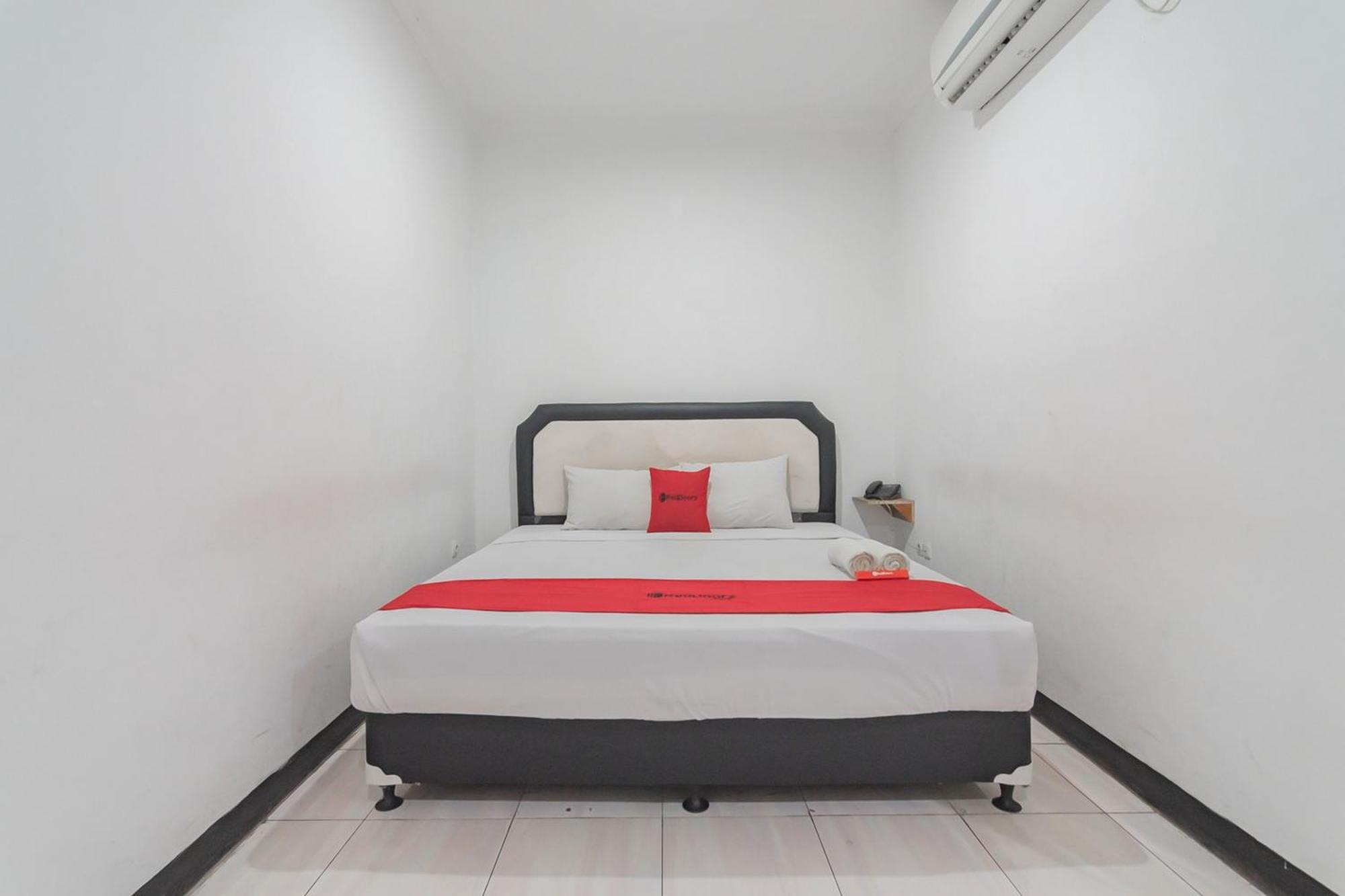 Hotel Reddoorz Near Sukabumi Station 2 Exterior foto
