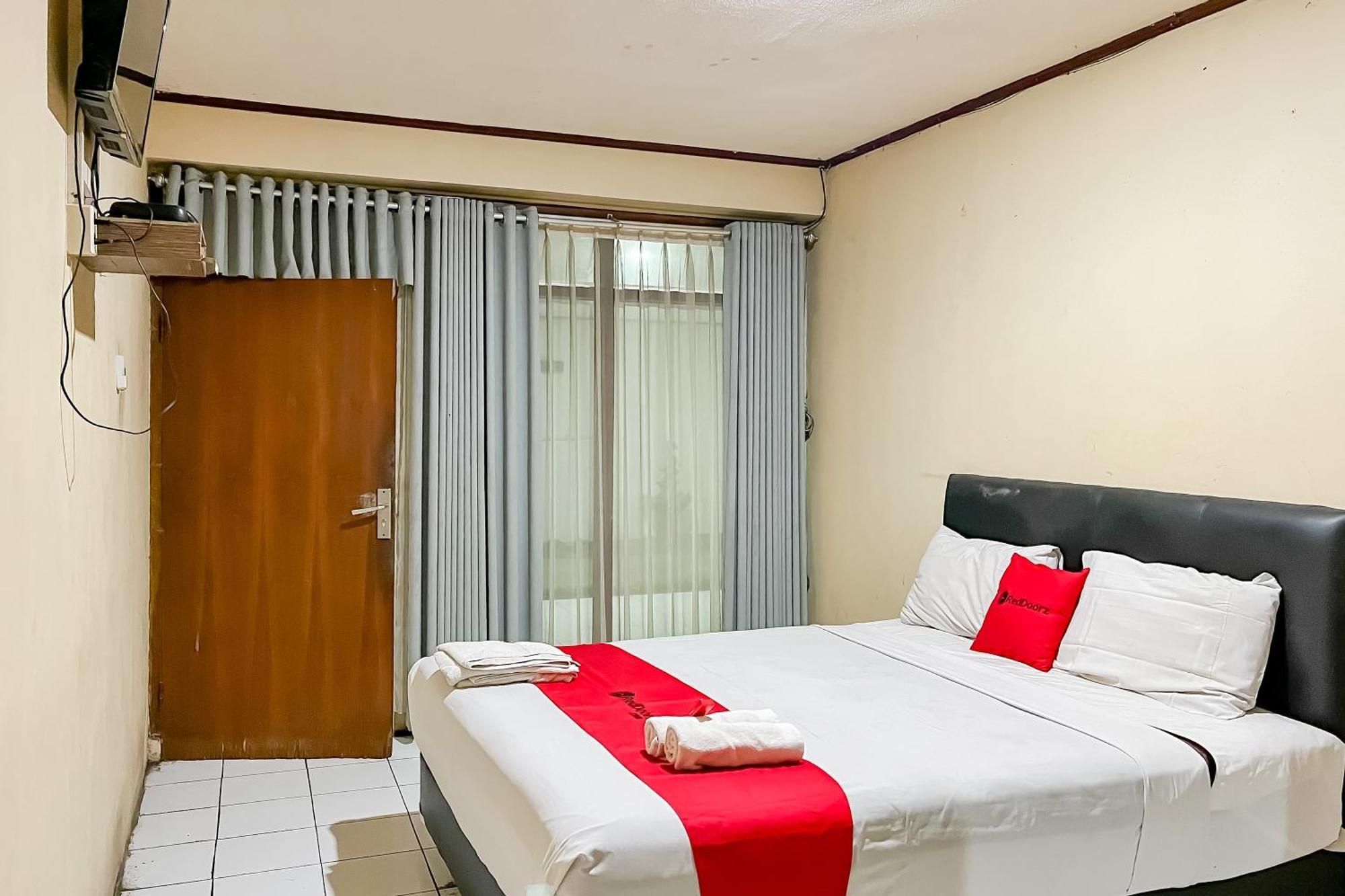 Hotel Reddoorz Near Sukabumi Station 2 Exterior foto